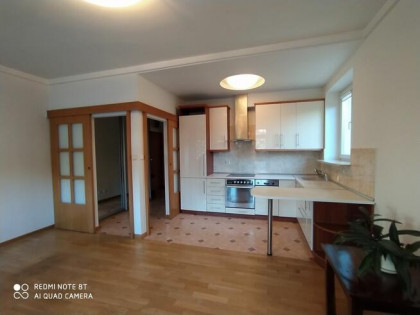 Kabaty 50m , 2 pokoje, garaż