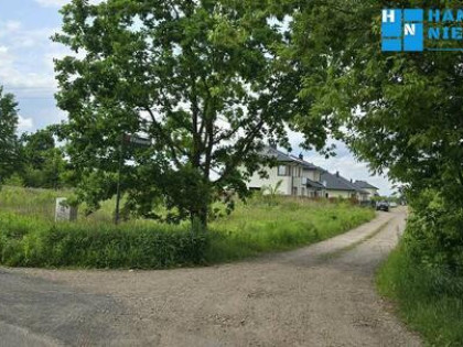 Działka narożna o pow. 1580m2 przy drodze gminnej