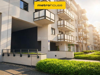 3 pokoje, os. kuchnia, 2 balkony, garaż, komórka