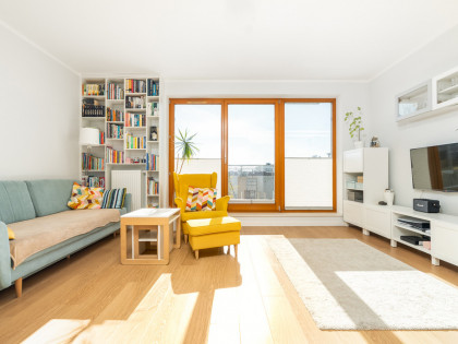 Przytulne 2 pokoje z tarasem i garażem. 4 Ogrody.