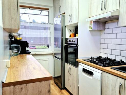 3 pokoje, parter, 60m, balkon w Woli, las obok