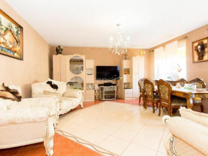 Dom z potencjałem mieszkalno-biznesowym!