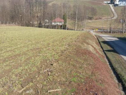 Duża działka 56 arów – dwie drogi, media | możliwość podział