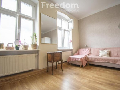 Słupsk, Szkolna 74,13 m² Kamienica 2 pokoje