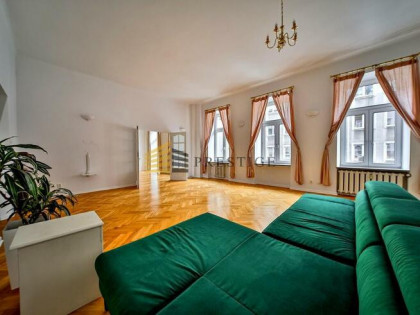 Wilcza 2 miejsca postojowe z opcją na biuro