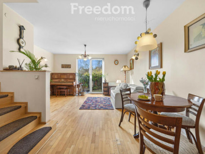 Trzypoziomowy dom w Józefosławiu