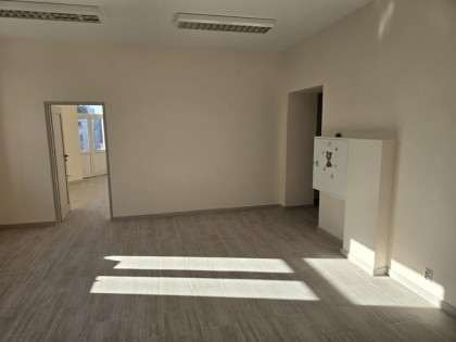 Lokal usługowo-biurowy w ścisłym centrum Kielc