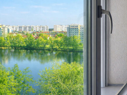 Mieszkanie z potencjałem nad Stawem i zielenią.