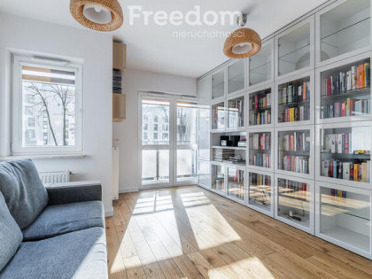 Słoneczna kawalerka z balkonem – Bielany