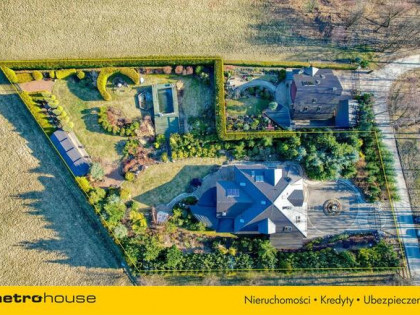 Własny raj z basenem, z widokiem na jezioro i góry