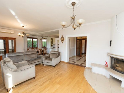 Dom Żerniki Wrocławskie gm. Siechnice, Miodowa