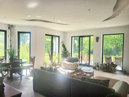 Duży dom z ogrodem i poddaszem użytkowym / duża działka