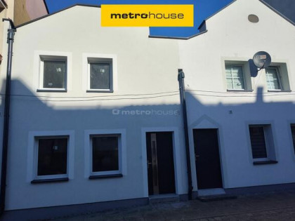 Dom w zabudowie szeregowej po kapitalnym remoncie.