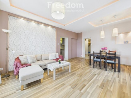 Klimatyczne 3 pokoje z sypialnią na poddaszu