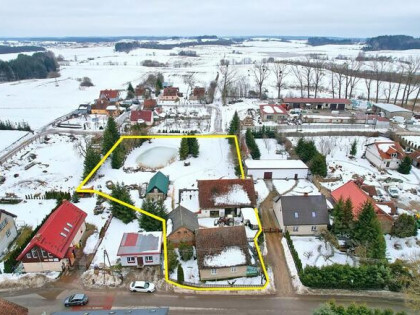 Dom z zabudowaniami na działce 4038 m²  Stożne