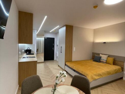 Nowoczesny apartament z balkonem i widokiem