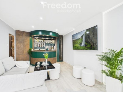 Stylowe 3-pokojowe mieszkanie, Zawodzie