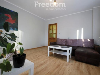 Mieszkanie trzypokojpwe na parterze w centrum