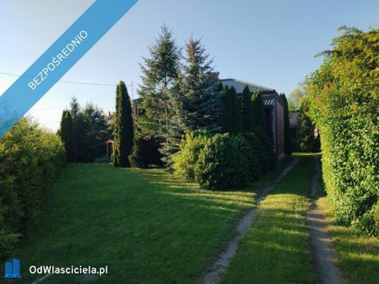 Na sprzedaż dom o powierzchni ok. 77 m² z budynkiem gospodarczym na dużej działce 1264 m²