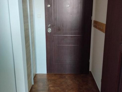 Sprzedam dwupokojowe mieszkanie z aneksem kuchennym i balkon