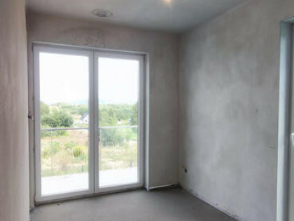 Dwa piętra komfortu - dom z ogrodem w otoczeniu natury.