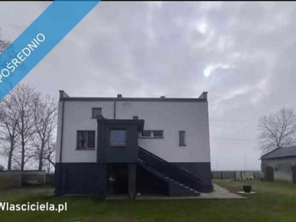 Duży dom o powierzchni 278 M2 z budynkami