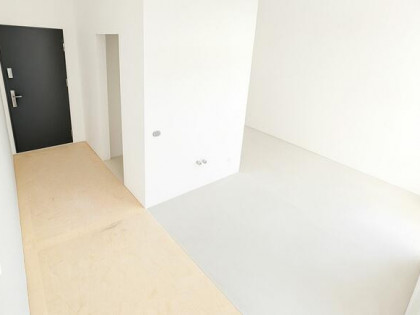 Wyremontowana słoneczna kawalerka z balkonem w centrum