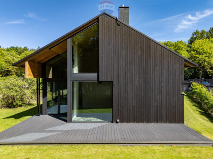 Wyjątkowy dom nad samym jeziorem