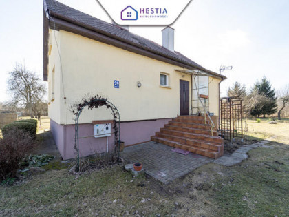 Dom k. Szczecinka na dużej działce blisko jeziora