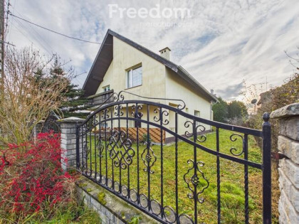 Przestronny dom z garażem i ogrodem - Niemodlin