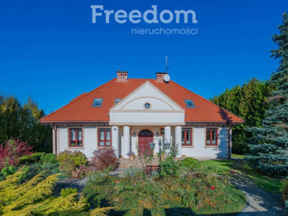 Komfortowy i stylowy dom z basenem