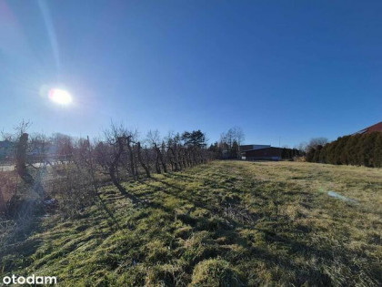 Pięknie położona działka - duże możliwości