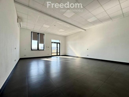 Lokal usługowy,  niezależne wejście i parking