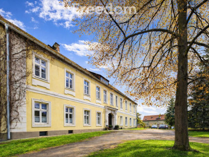 Zespół dworski 750 m² z 11-ha parkiem i stawem