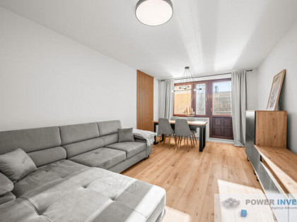 DWA POKOJE W ŚWIETNEJ LOKALIZACJI Z BALKONEM