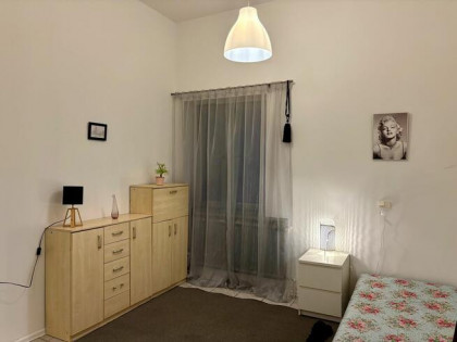 Pokój (z osobnym wejściem) w domu wolnostojącym z mediami