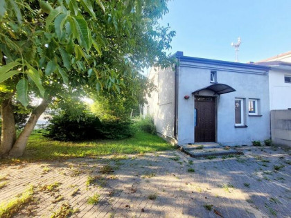 Atrakcyjna działka z zabudowaniami w Radomsku