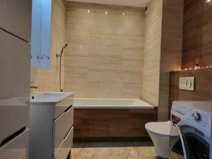 Kawalerka 35 m² z balkonem – ul. Złoty Potok, bezpośrednio