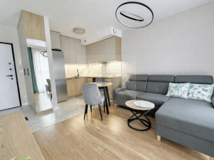 Ciche mieszkanie na Bielanach z garażem