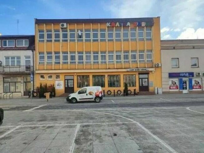 Wynajem 3 piętra. Kamienica w centrum miasta - Płońsk