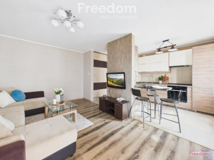 Słoneczne 2 pokoje 49 m², balkon, blisko centrum