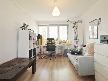 BLISKO RONDA WIATRACZNA W NISKIM BUDYNKU CICHE