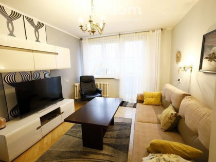 Dwupokojowe mieszkanie w dobrej lokalizacji.