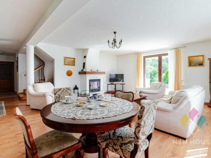 Dom na wzniesieniu z tarasem, działka 5882 m2