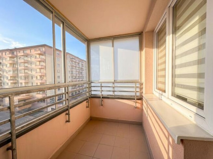 3 pokoje, balkon, 5 p., winda, garaż, bezpośrednio