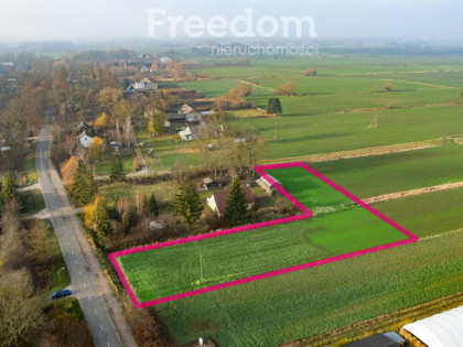 Działka budowlana blisko S7 – możliwy podział