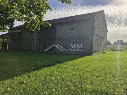 Działka budowlana z budynkiem gospodarczym