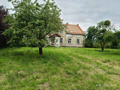 Lokal mieszkalny w  domu trzyrodzinnym, Demity.