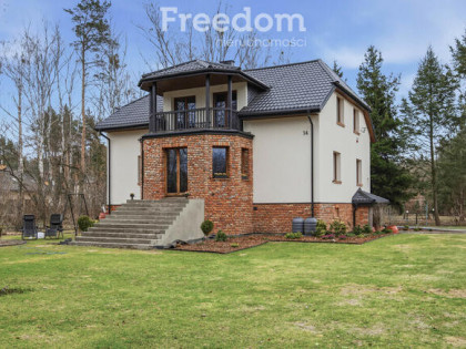 Przestronny dom wolnostojący 225m² w Magdalence