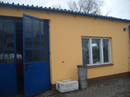 SPRZEDAM HALE MAGAZYNY